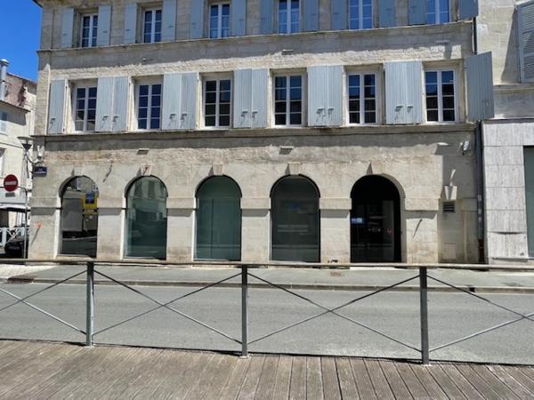 Local commercial 177 m²