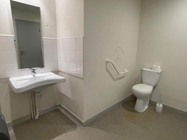 Local commercial 177 m²