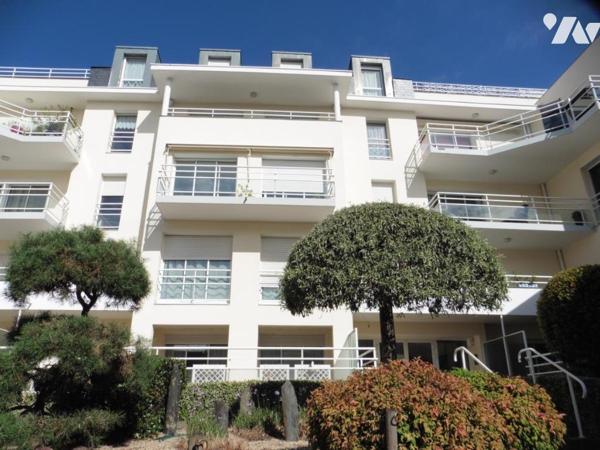CHATEAUBRIANT, centre, commodités, écoles et commerces à pied, appartement type 3, plus garage