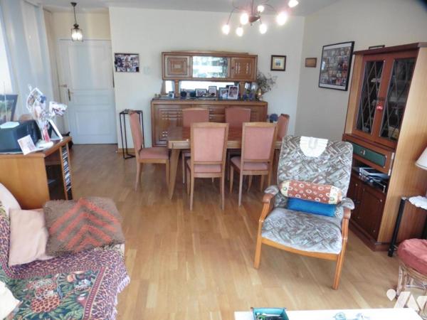 CHATEAUBRIANT, centre, commodités, écoles et commerces à pied, appartement type 3, plus garage