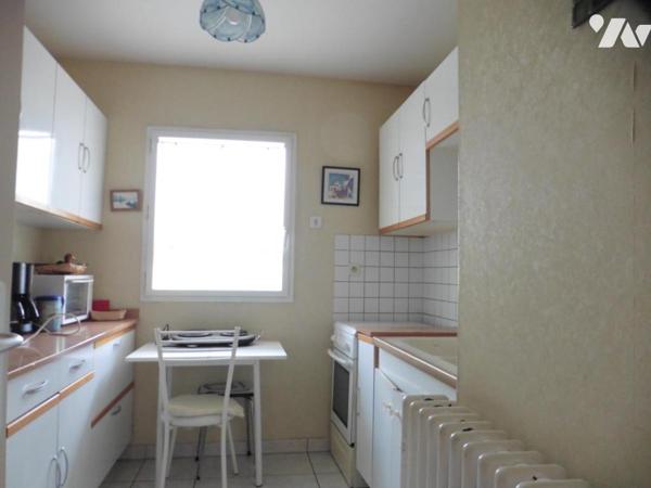 CHATEAUBRIANT, centre, commodités, écoles et commerces à pied, appartement type 3, plus garage