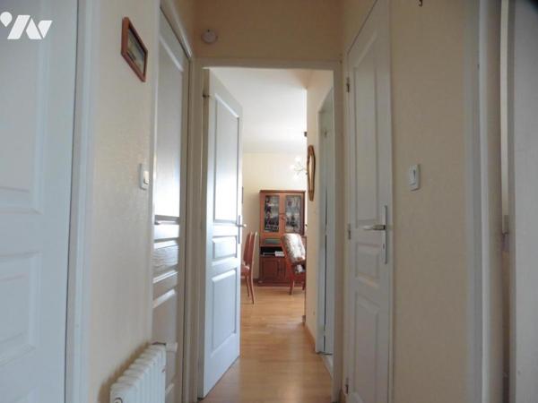 CHATEAUBRIANT, centre, commodités, écoles et commerces à pied, appartement type 3, plus garage