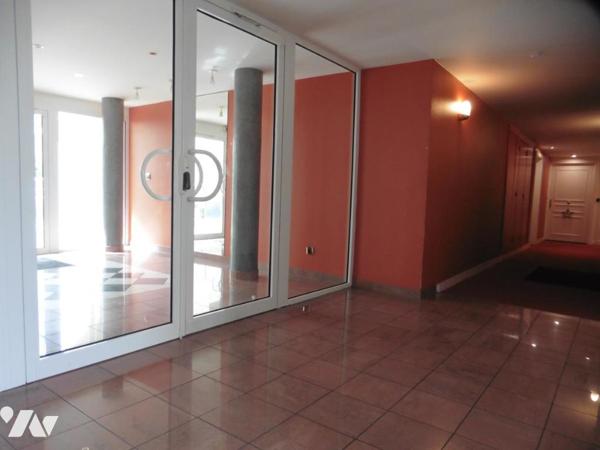 CHATEAUBRIANT, centre, commodités, écoles et commerces à pied, appartement type 3, plus garage