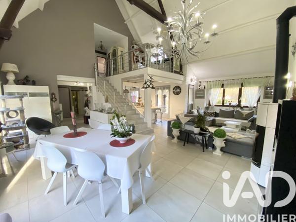 Maison à vendre 7 pièces 178 m² Saint-Fargeau-Ponthierry