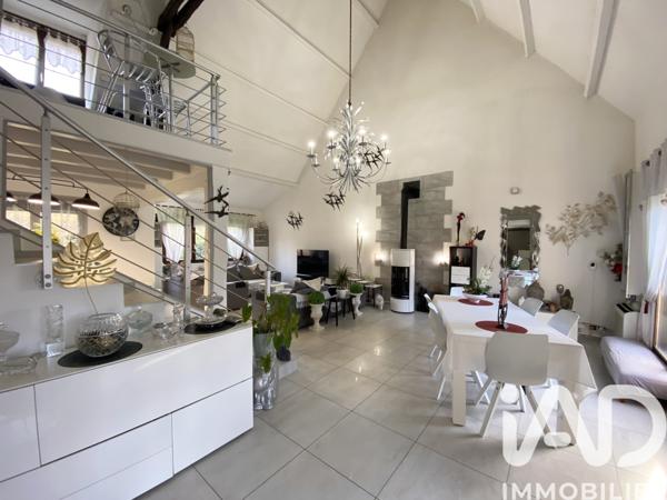 Maison à vendre 7 pièces 178 m² Saint-Fargeau-Ponthierry