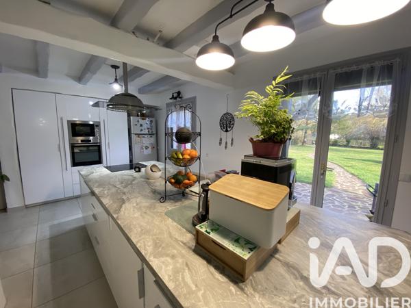 Maison à vendre 7 pièces 178 m² Saint-Fargeau-Ponthierry