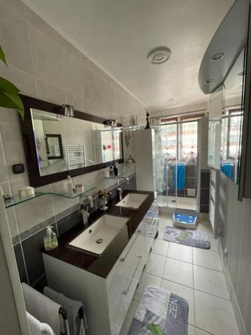 Maison avec Chambres d'Hôtes à Lignières (18) 150m2 terrain 1322 m2