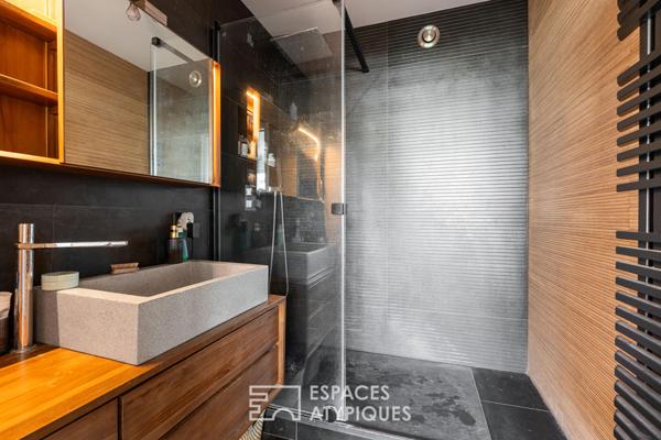 Appartement T3 de 84 m² avec terrasse de 60 m² paysagée, box et place parking