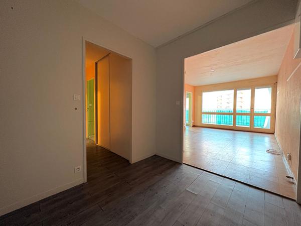 ANGERS - Appartement T3 de 72m2 de 2 chambres avec ascenseur, balcon, cave et stationnement en sous-sol !