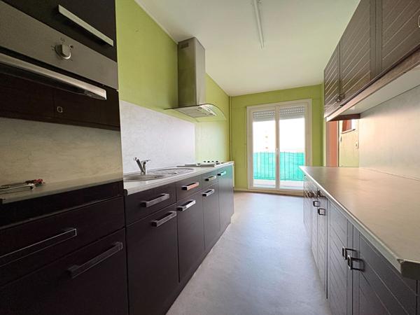 ANGERS - Appartement T3 de 72m2 de 2 chambres avec ascenseur, balcon, cave et stationnement en sous-sol !