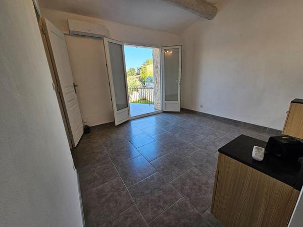 Maison Individuelle à Eguilles 4 pièce(s) 194 m2 sur un terrain de 687m2 avec Piscine