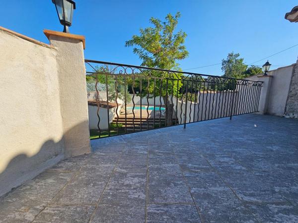 Maison Individuelle à Eguilles 4 pièce(s) 194 m2 sur un terrain de 687m2 avec Piscine