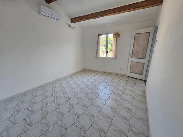 Maison Individuelle à Eguilles 4 pièce(s) 194 m2 sur un terrain de 687m2 avec Piscine