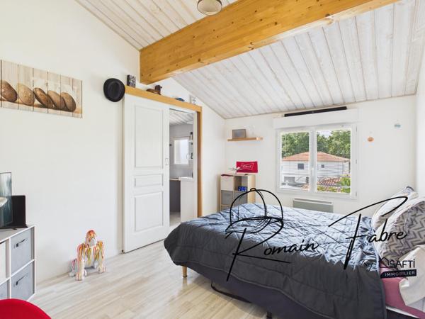 Maison familiale avec 6 chambres en double habitation dans un quartier calme