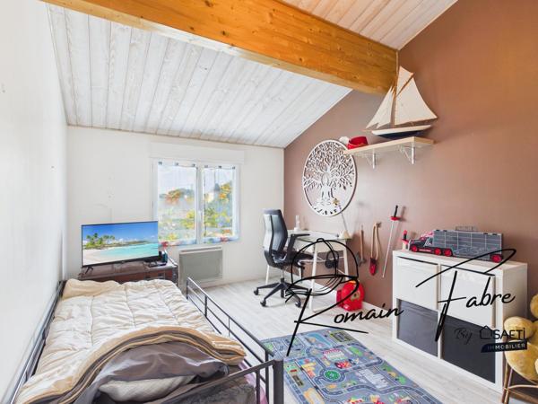 Maison familiale avec 6 chambres en double habitation dans un quartier calme