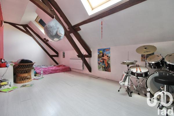 Maison 8 pièces de 170 m² à Chuelles (45220)