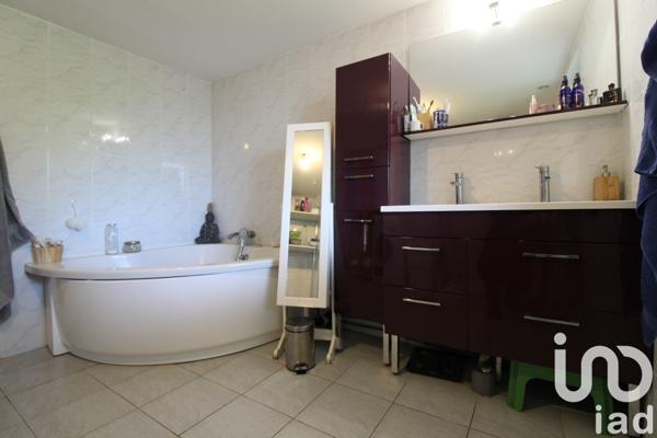 Maison 8 pièces de 170 m² à Chuelles (45220)