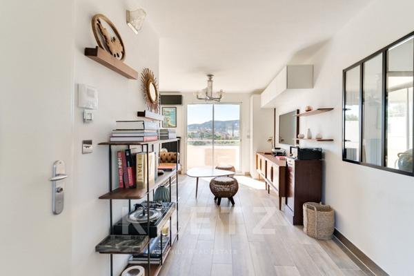 Beau T3 Art Déco avec terrasse, vue mer & montagne