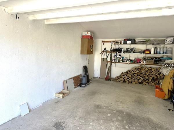 170 m² de confort et de lumière au calme, avec piscine et garages !