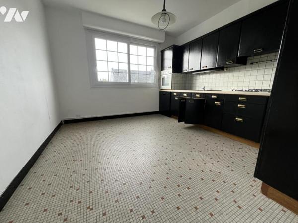 PORT LOUIS maison de 161 M² habitable sur environ 272 M² de terrain (prévoir travaux)