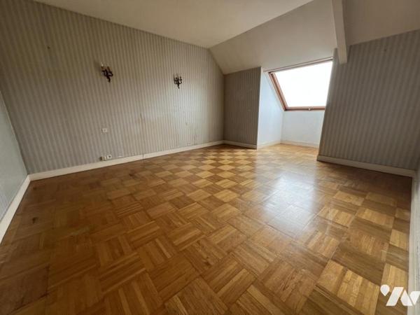 PORT LOUIS maison de 161 M² habitable sur environ 272 M² de terrain (prévoir travaux)