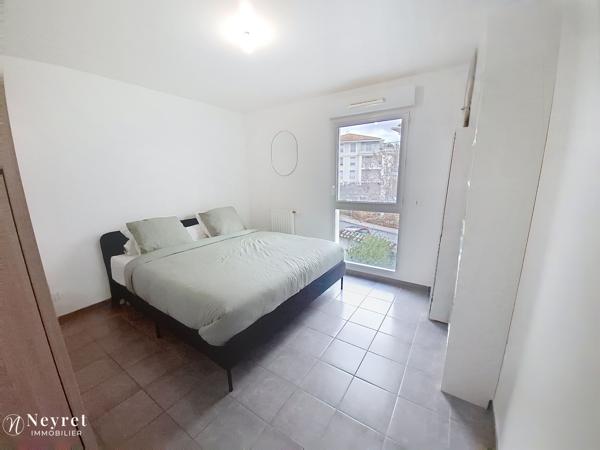 Rare, T2 de 41,69 m² dans une résidence standing avec garage et place de parking en sous sol sécurisée