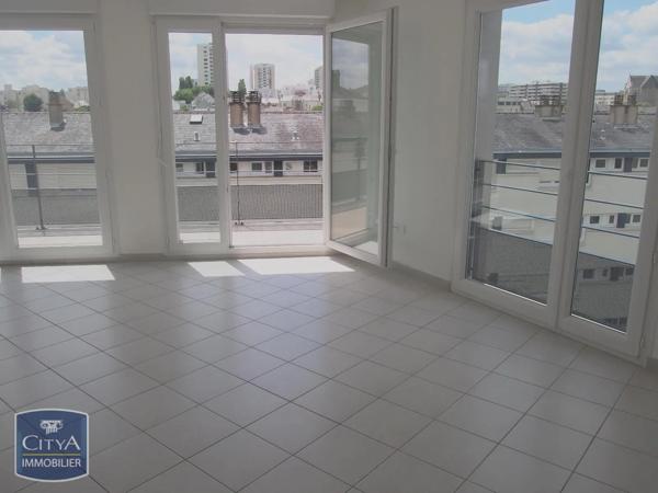 Appartement à louer 4 pièces 78.84m² Angers (49100)