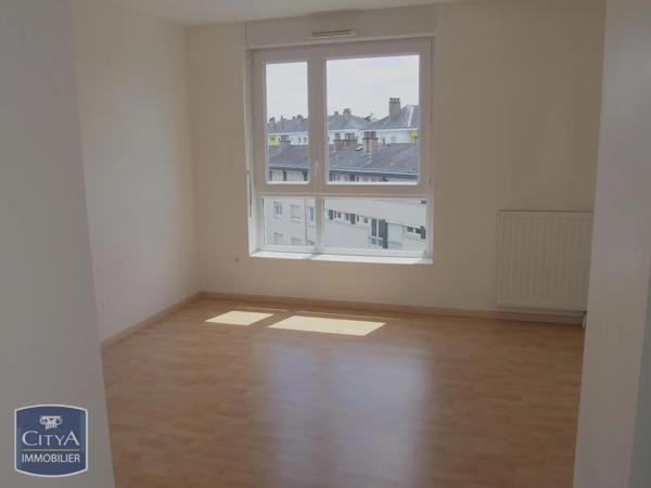 Appartement à louer 4 pièces 78.84m² Angers (49100)