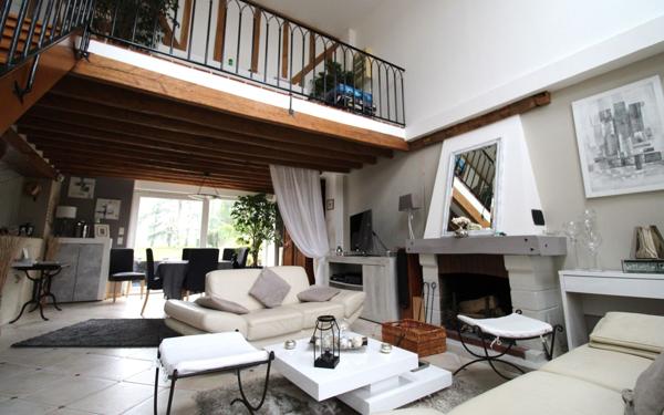 Maison à vendre    6 pièces • 136 m2 Jouy-le-Châtel