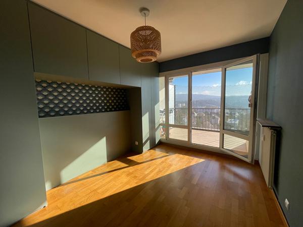 Dernier étage avec vue imprenable à Besançon !