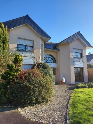 La Chapelle-sur-Erdre (44240) Belle demeure dans un domaine privé