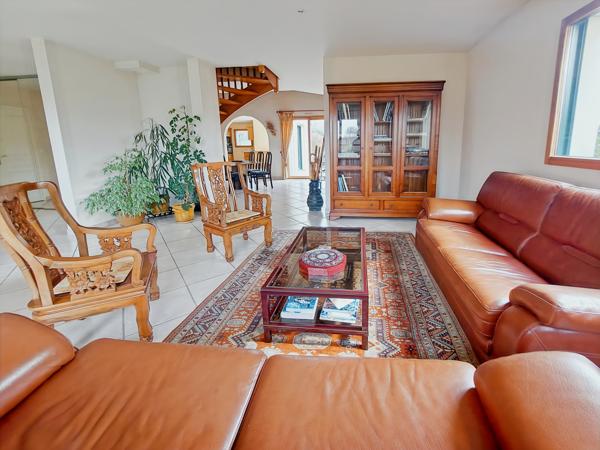 La Chapelle-sur-Erdre (44240) Belle demeure dans un domaine privé