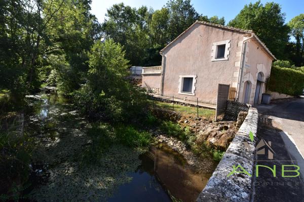 Maison au bord de l'eau