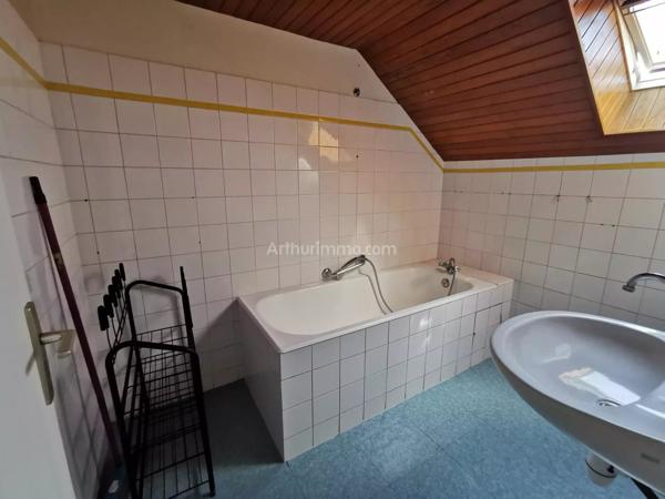 Location                                                      Appartement
                        
                     2 pièces                      24 m2                     à Pleumeleuc