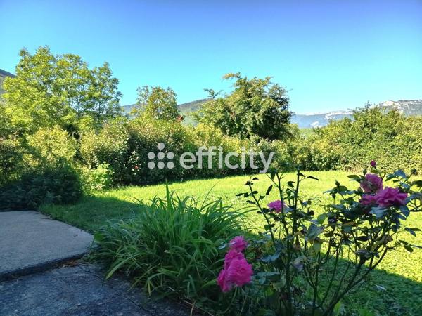 Maison
         6 pièces
        - 163 m² 465 000 € *