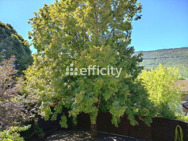 Maison
         6 pièces
        - 163 m² 465 000 € *