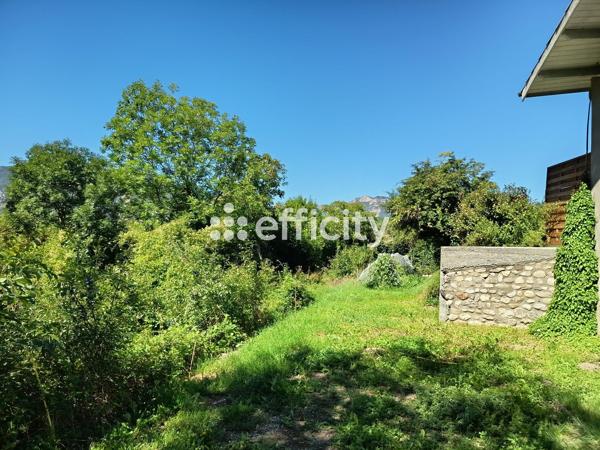Maison
         6 pièces
        - 163 m² 465 000 € *