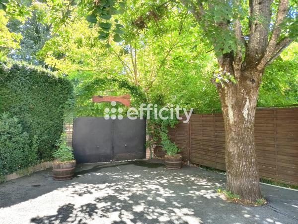 Maison
         6 pièces
        - 163 m² 465 000 € *
