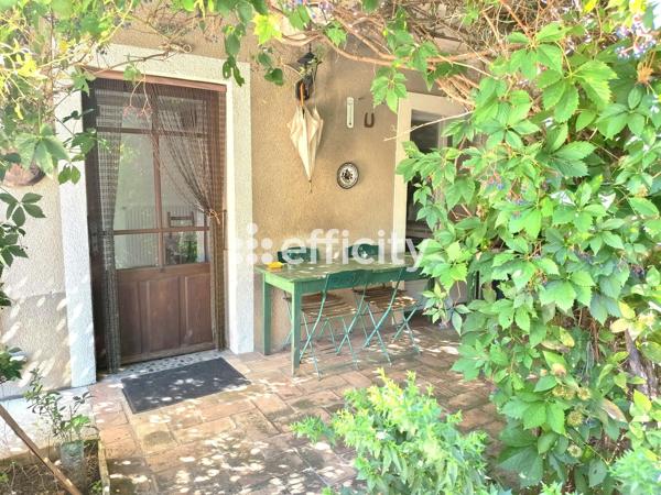 Maison
         6 pièces
        - 163 m² 465 000 € *