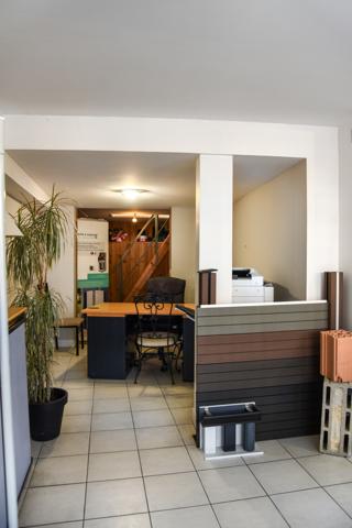 Pont-l'Évêque (14130) EN EXCLUSIVITE - IMMEUBLE R+2 avec 5 APPARTEMENTS et 1 COMMERCE DE BUREAU .