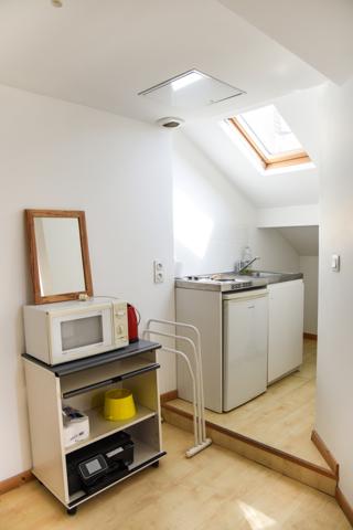 Pont-l'Évêque (14130) EN EXCLUSIVITE - IMMEUBLE R+2 avec 5 APPARTEMENTS et 1 COMMERCE DE BUREAU .