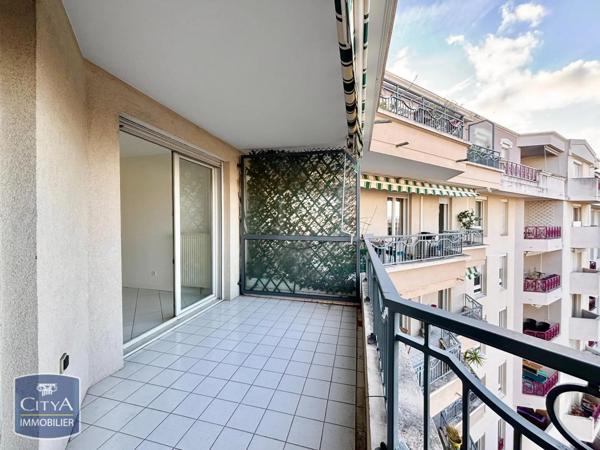 Appartement à louer 4 pièces 88.2m²