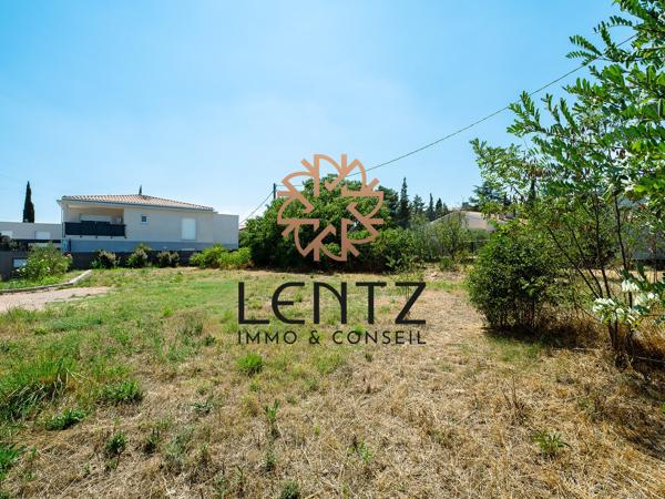 Terrain à bâtir de 337 m² viabilisé dans un environnement calme à Volx