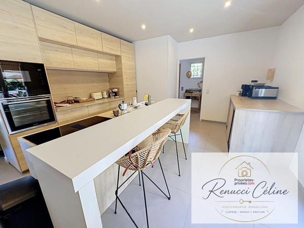 Maison  composée de 4 appartements, totalement rénovée, entrée de Porticcio