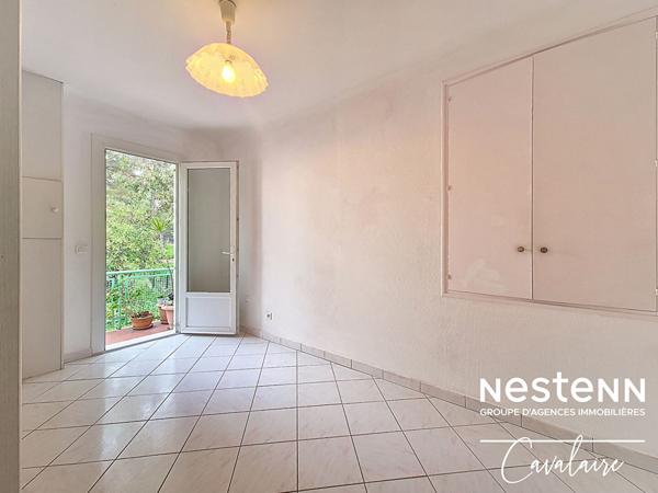 Accès aux plages, port et commerces à pied pour cet appartement de 3 pièces au centre de Cavalaire