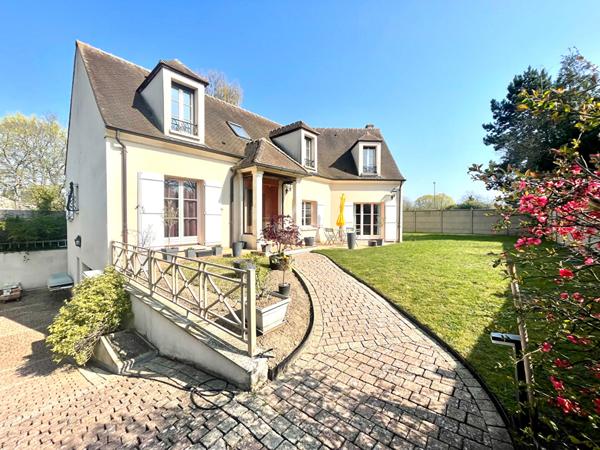 Maison 7 pièce(s) 220 m2 €635 000 ** - Référence 7627