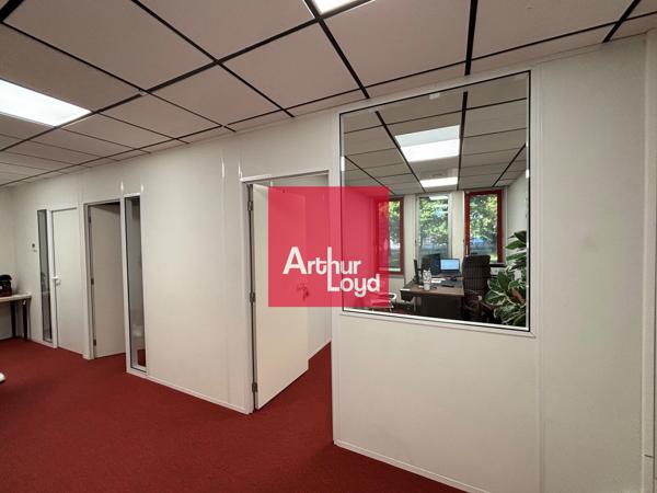 Bureaux à louer à Meylan avec 3 parkings privatifs et accès rapide A41