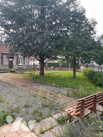 MAISON MITOYENNE D'UN COTE