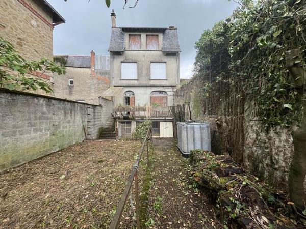 Immeuble à vendre 98 280 € Thiviers 367 m² DPE E