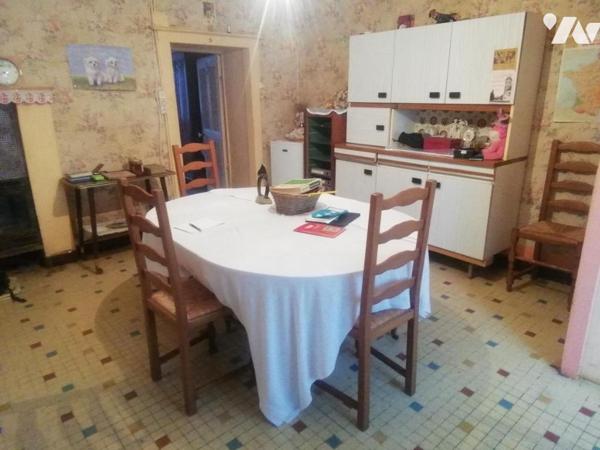 ROMAIN (39) MAISON EN PIERRE A RENOVER 